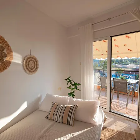 Sunset Cozy 네아 모우다니아